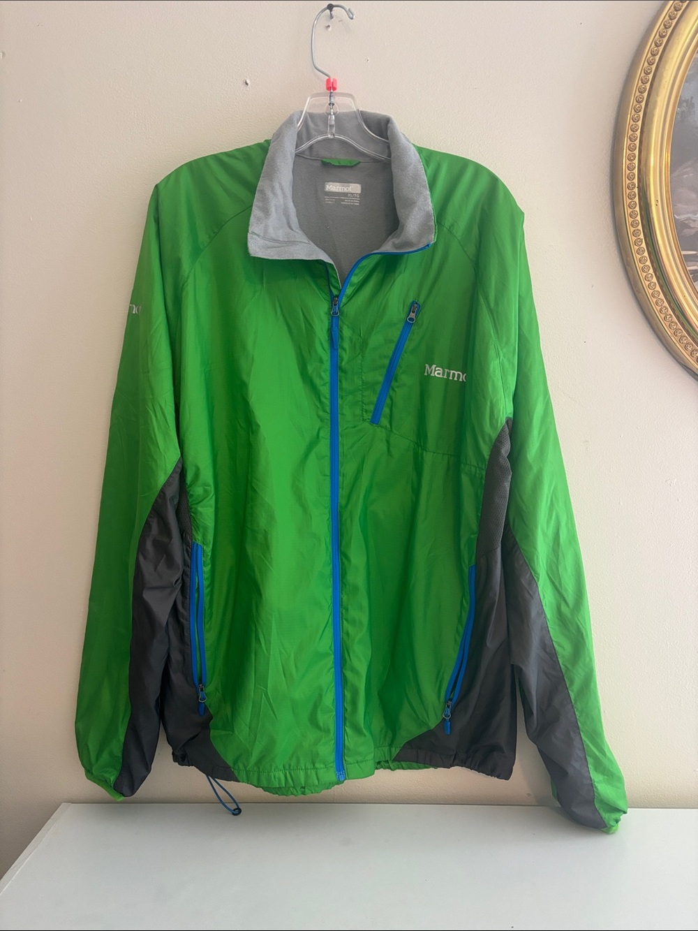 Marmot Men's Bright Green Lightweight Jacket with Blue Zippers